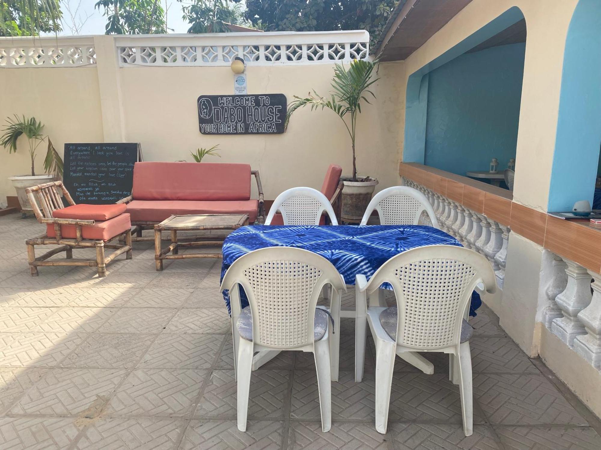 Dabo House Hotel Brufut Bagian luar foto