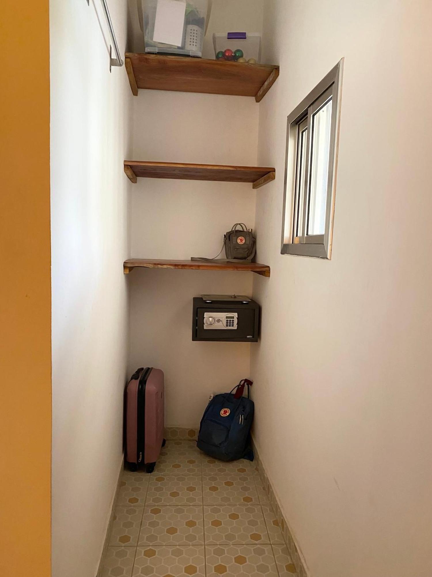 Dabo House Hotel Brufut Bagian luar foto