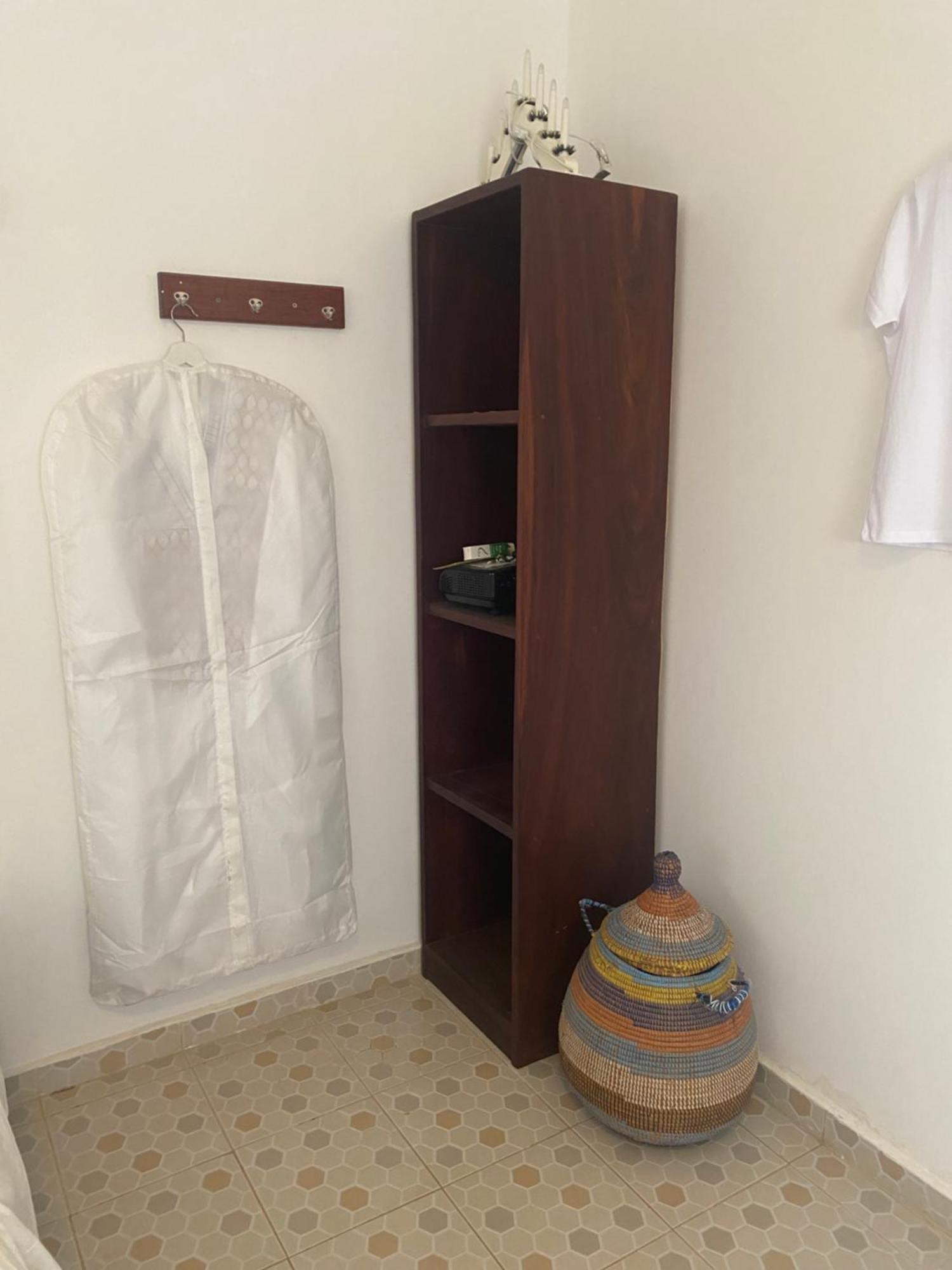 Dabo House Hotel Brufut Bagian luar foto